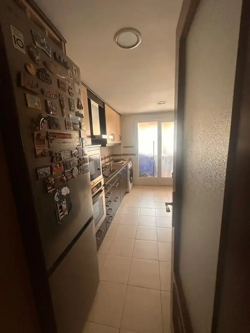 Kitchen of Flat for share in Parla  with Parquet flooring, Swimming Pool and Furnished