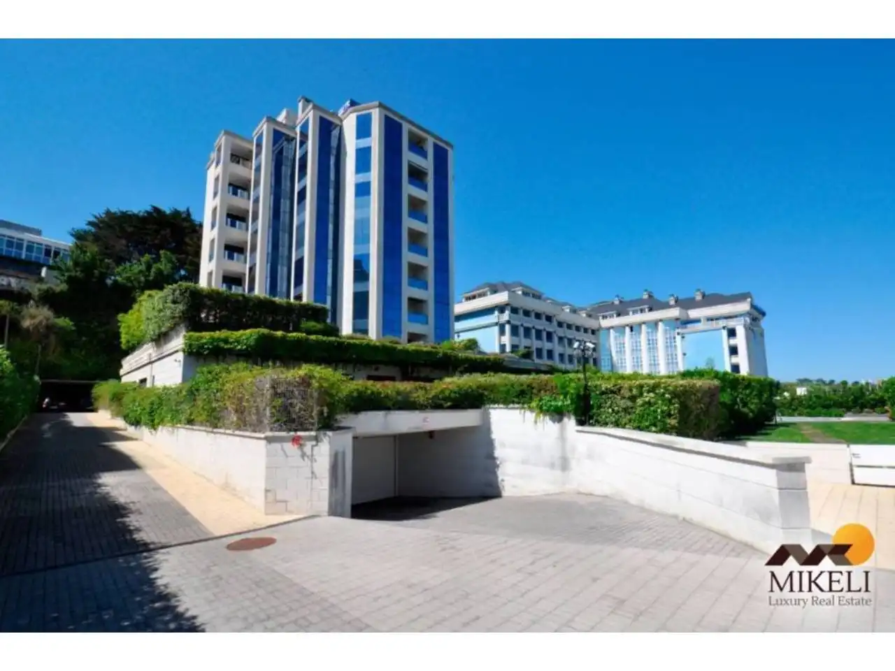 Vista exterior de Pis en venda en Santander amb Calefacció, Jardí privat i Terrassa