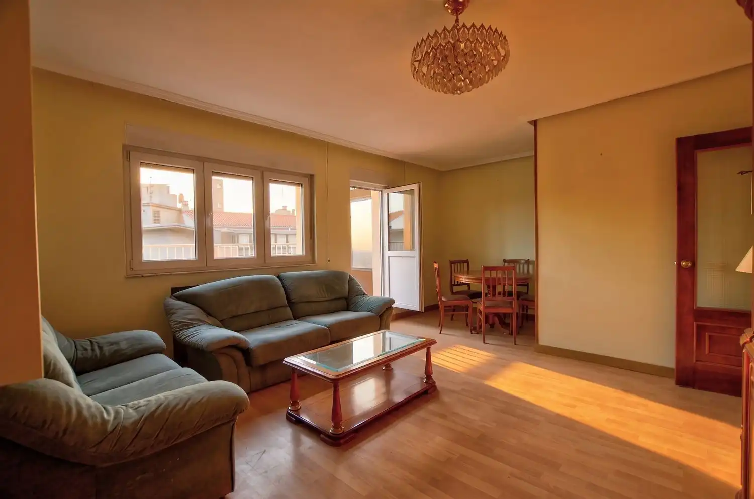 Wohnzimmer von Wohnung zum Verkauf in Oviedo  mit Heizung, Terrasse und Schwimmbad