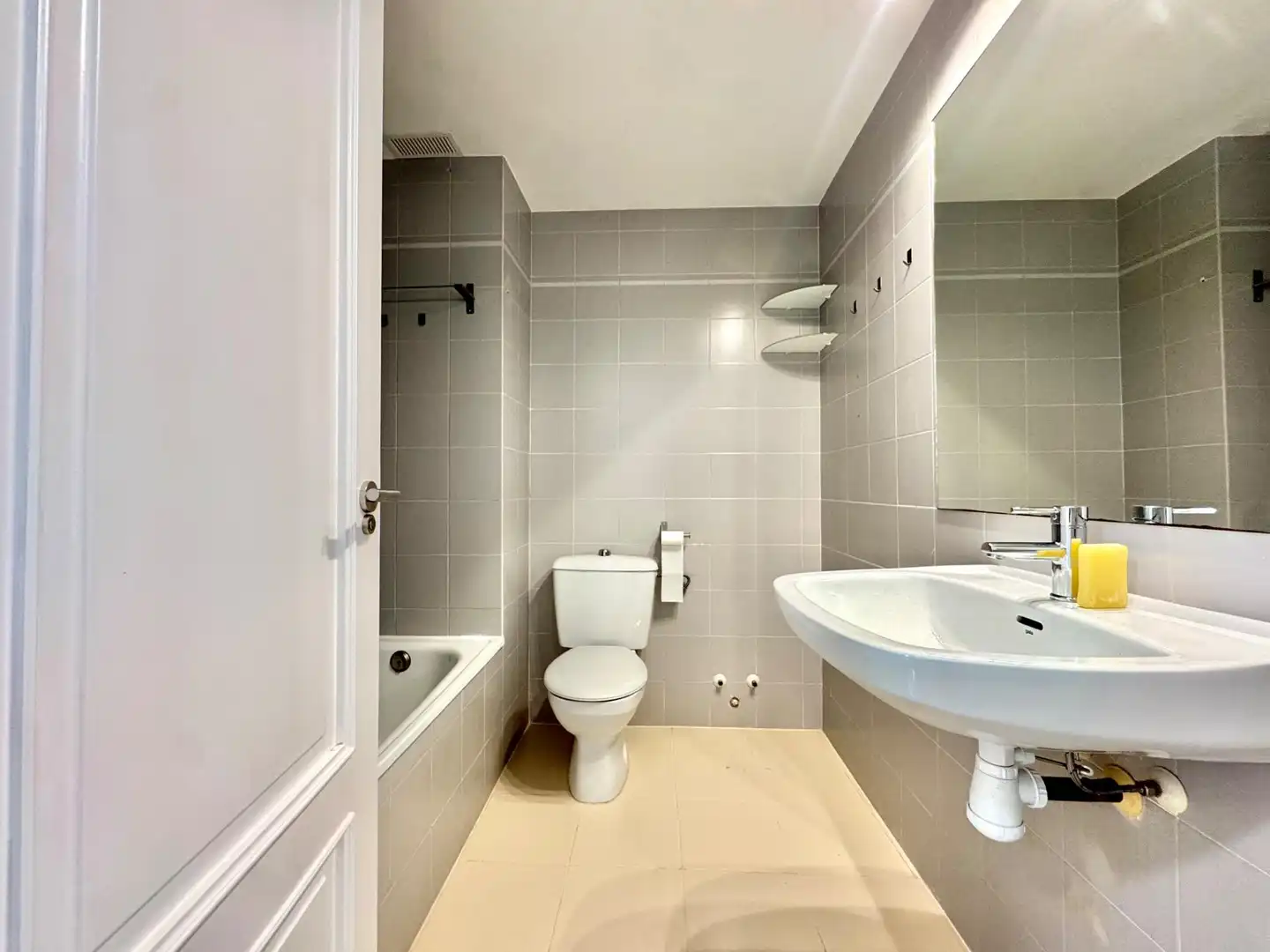 Baño de Piso en venta en Gandia con Terraza