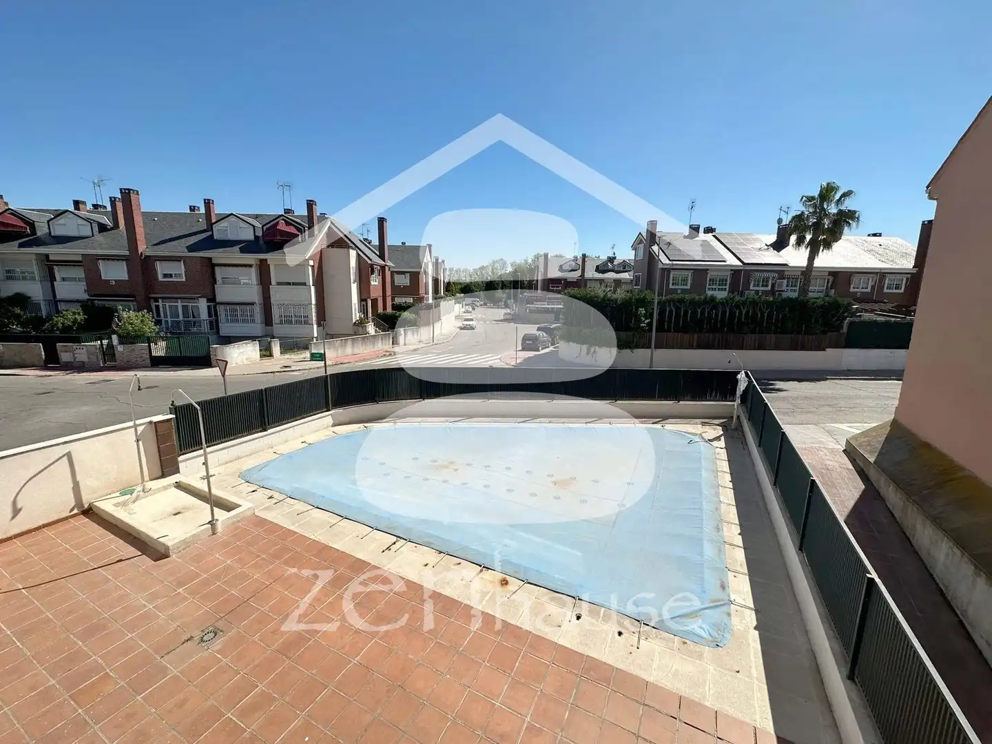 Swimming pool of Flat for sale in San Fernando de Henares