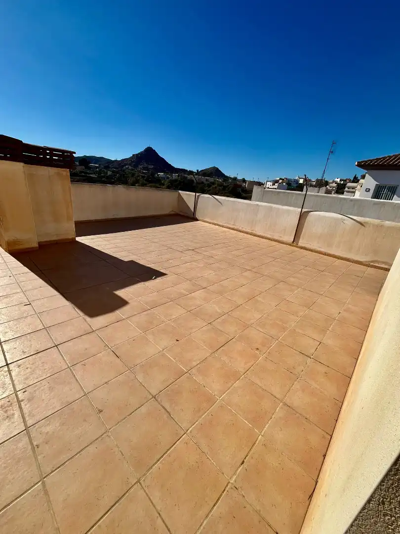 Attique avec ascenseur à vendre à Calle Aguila Real 1