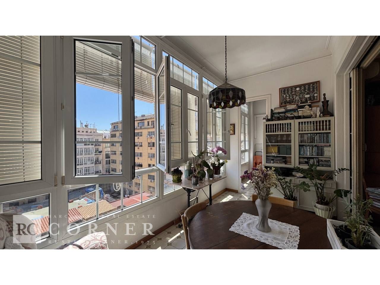 Vista exterior de Pis en venda en  Barcelona Capital amb Aire condicionat, Calefacció i Balcó