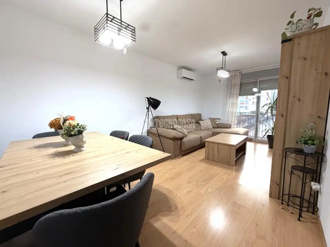 Sala de estar de Piso en venta en Alcalá de Henares con Calefacción, Terraza y Trastero