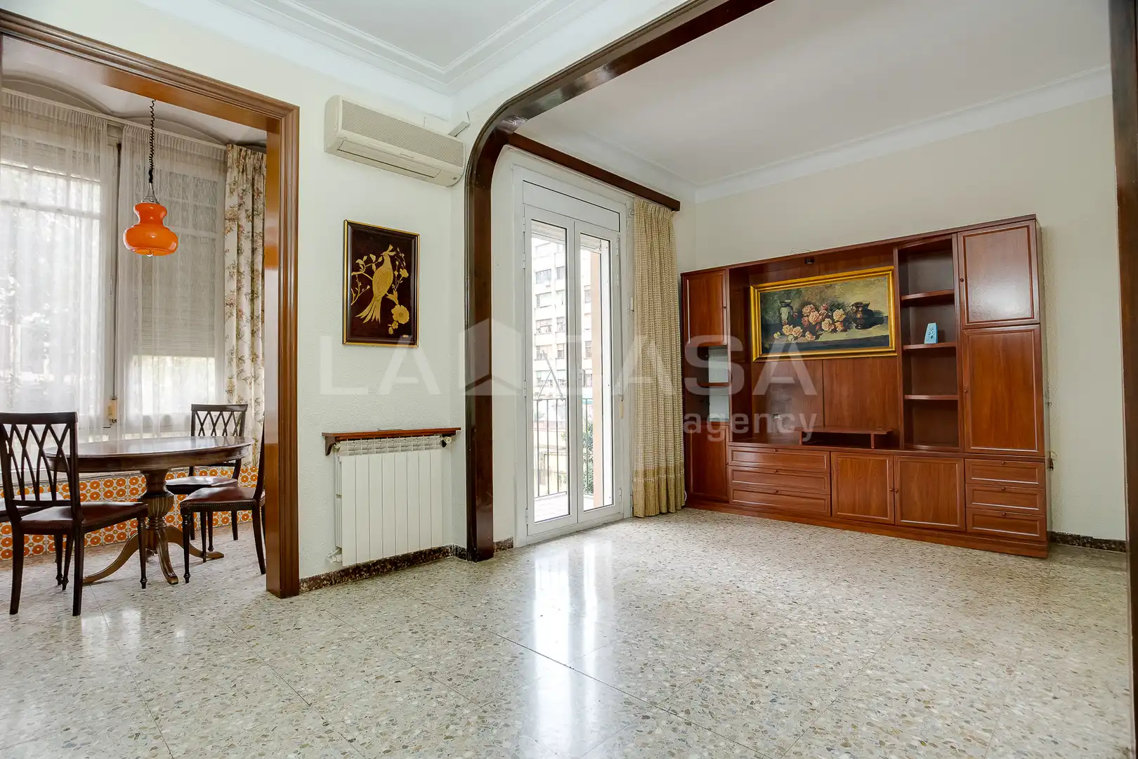 Sala d'estar de Pis en venda en Barcelona amb Balcó