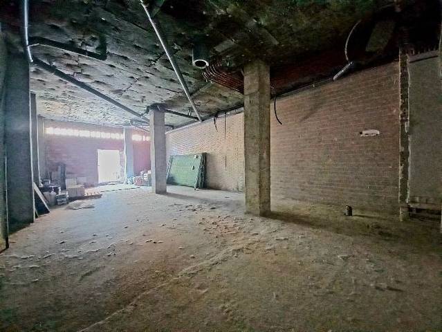 Local comercial en Venta en Calle Lasierra Purroy en Barrio Torrero