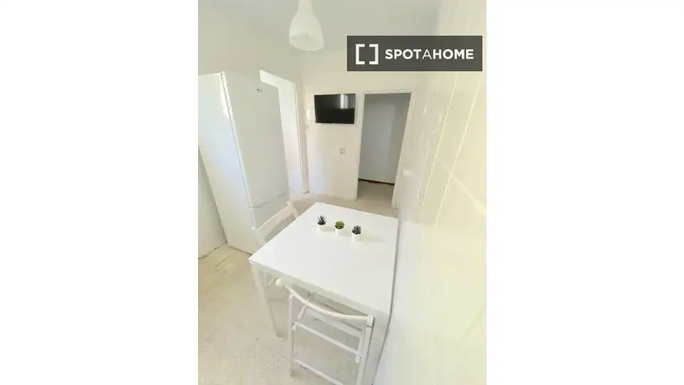 Bedroom of Flat for rent in Sevilla  with Air Conditioner, Heating and Furnished