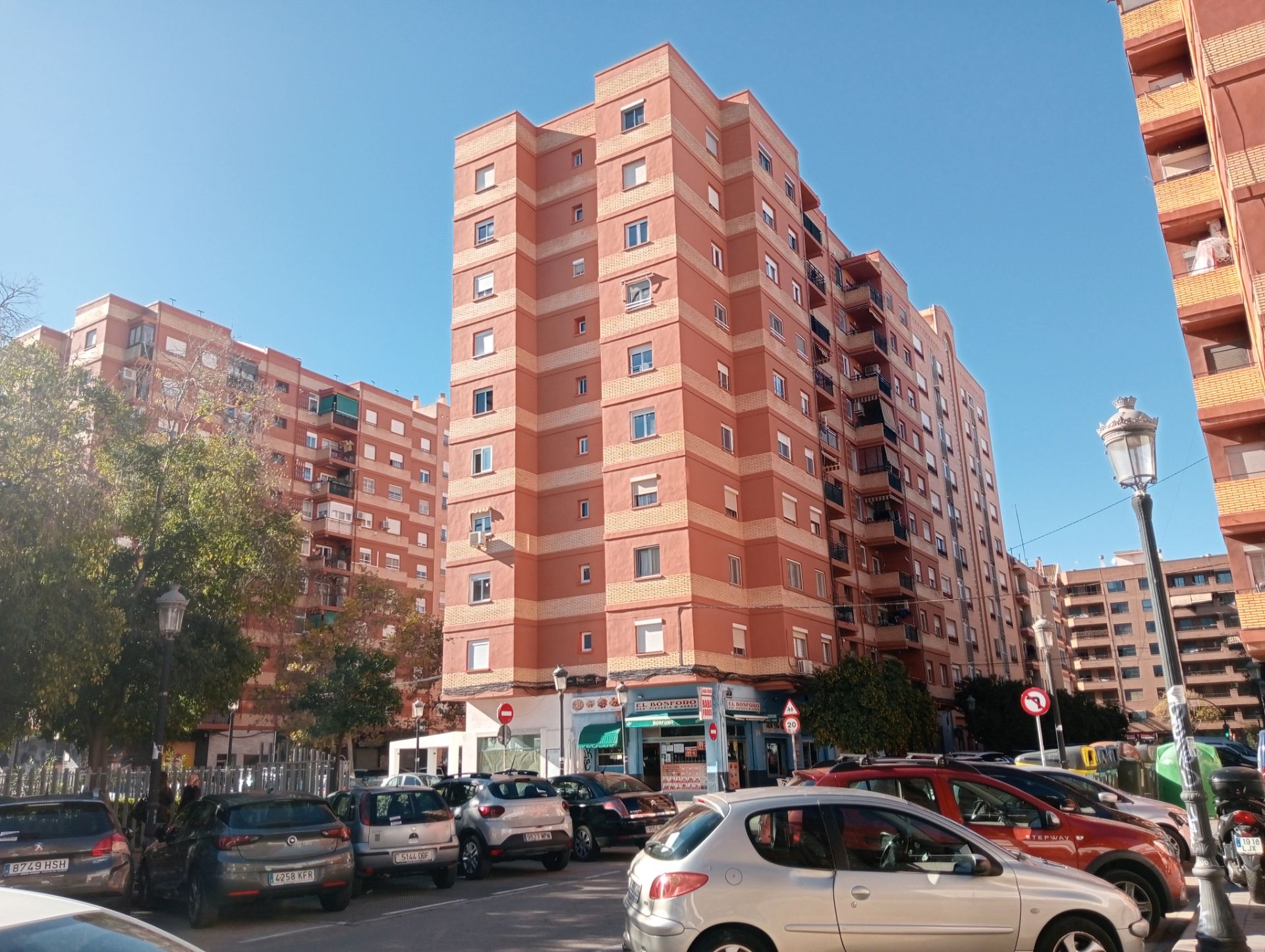 Vista exterior de Local de lloguer en  Valencia Capital amb Aire condicionat