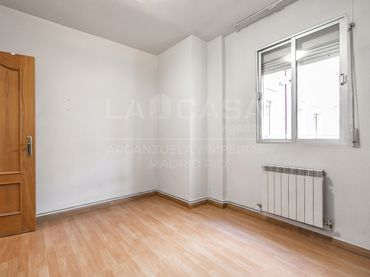 Wohnung mit Aufzug zum Verkauf in Calle de Juan Duque
