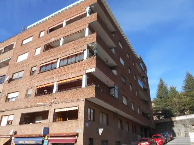 Vista exterior de Local en venda en Arenas de San Pedro amb Aire condicionat