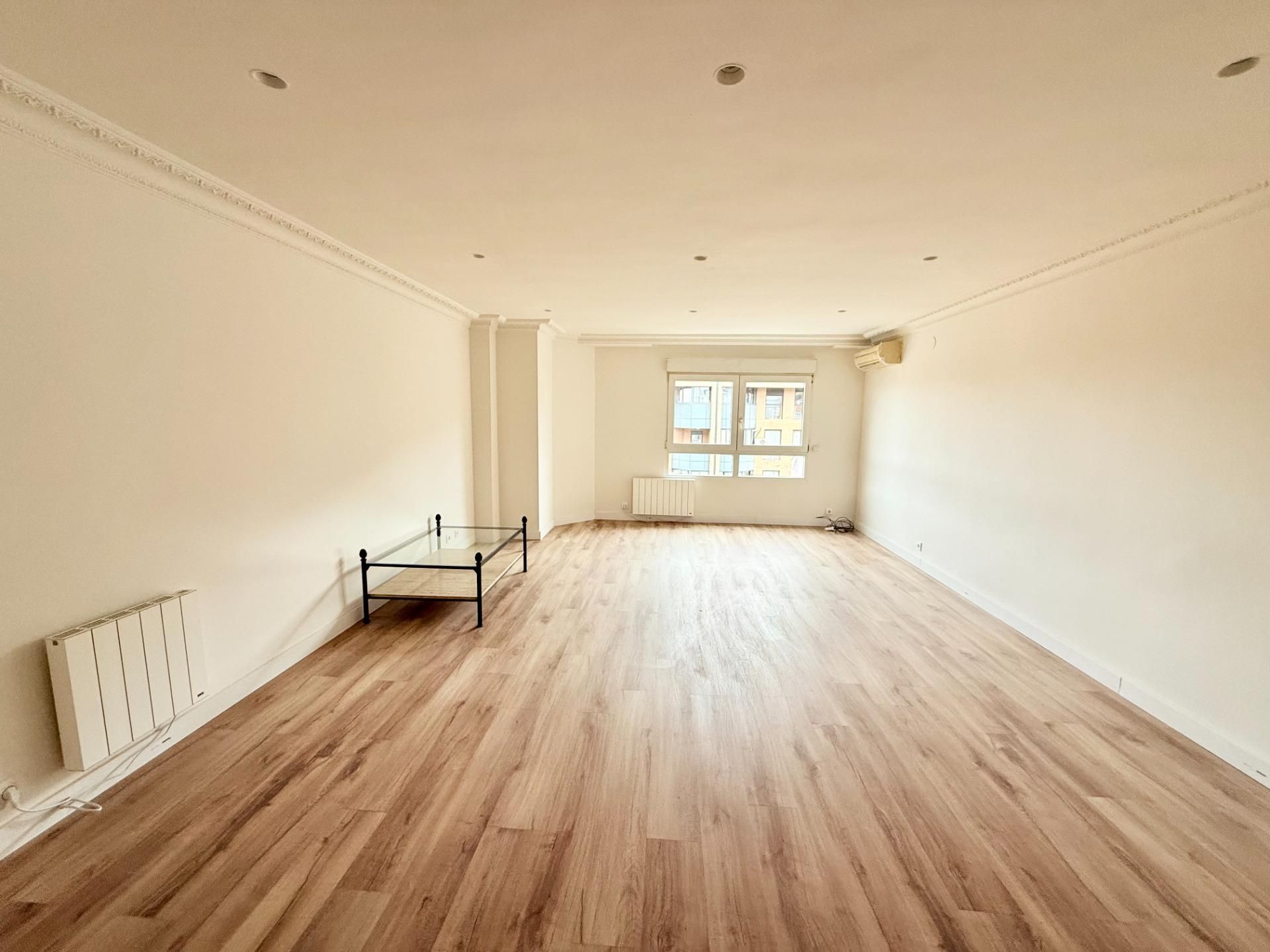 Flat to rent in Calle EDUARDO BOSCA, Mestalla