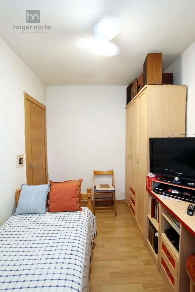 Bedroom of Flat for sale in Alcobendas  with Heating, Terrace and Community pool