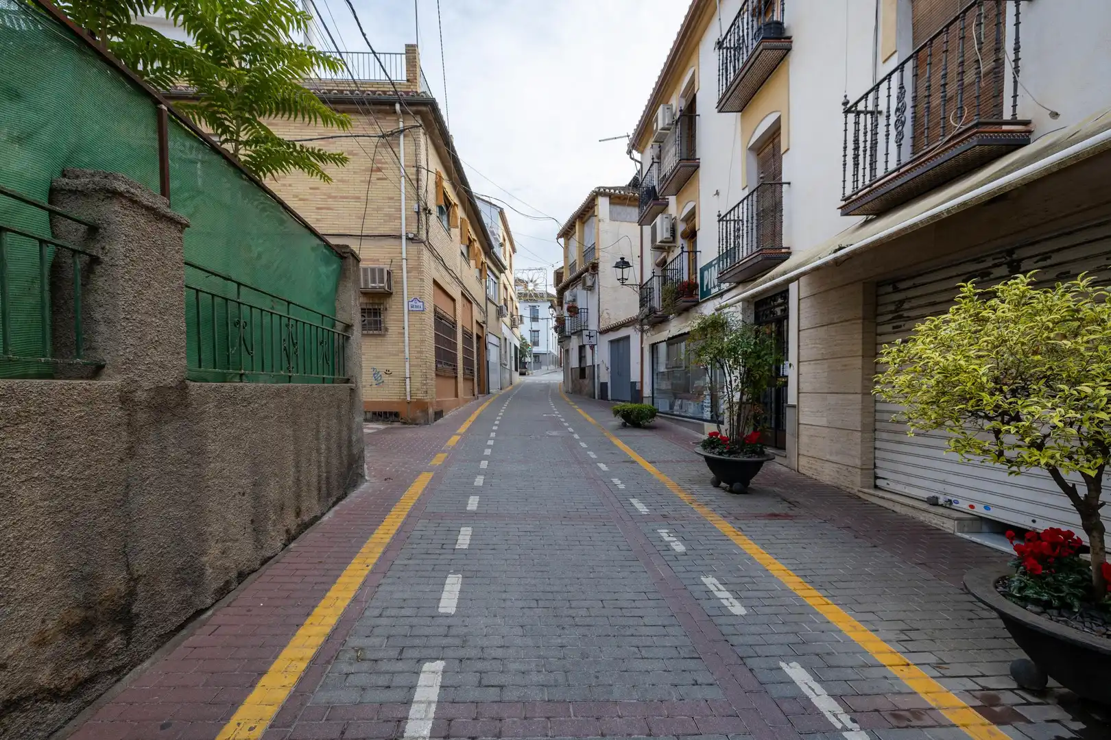 Vista exterior de Casa o xalet en venda en La Zubia amb Balcó
