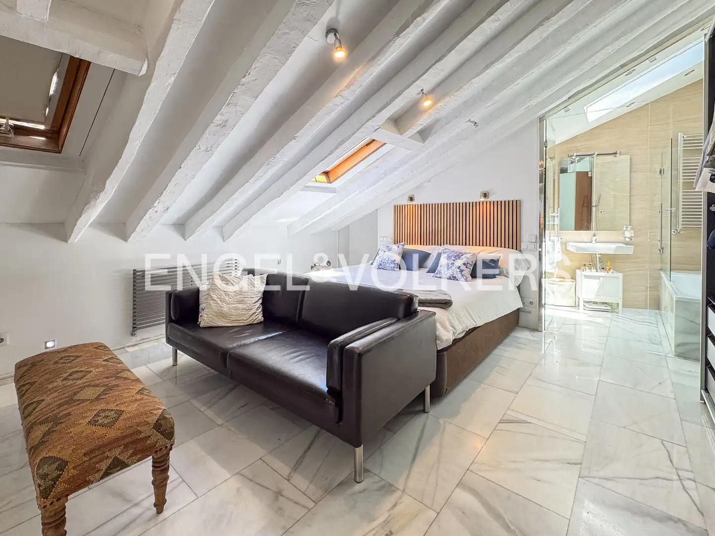 Bedroom of Flat for rent in Madrid  with Air Conditioner, Heating and Terrace