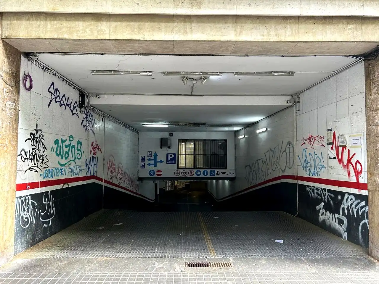 Parking de Oficina de alquiler en Barcelona con Aire acondicionado y Calefacción