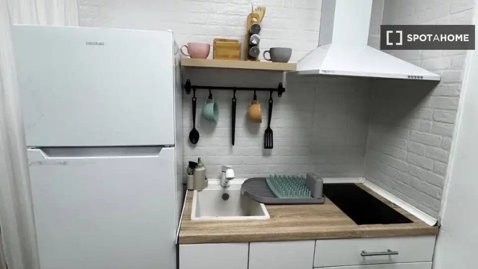 Kitchen of Apartments for share in Leganés  with Air Conditioner, Terrace and Furnished