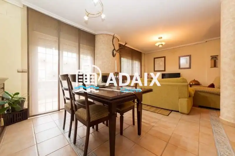 Chalet con piscina en venta en Calle Islas Cíes, imagen 4