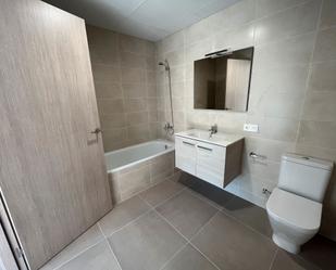Bathroom of Flat for sale in Montblanc  with Air Conditioner and Balcony