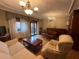 Sala de estar de Casa o chalet de alquiler en San Andrés del Rabanedo con Calefacción, Jardín privado y Parquet