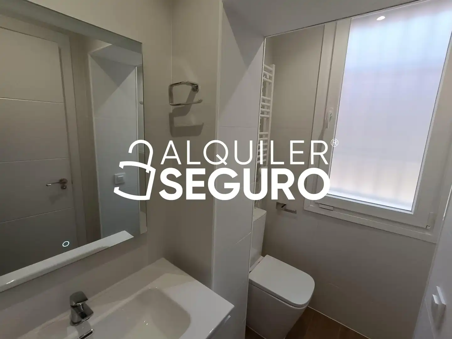 Bany de Pis de lloguer en Madrid amb Aire condicionat i Calefacció