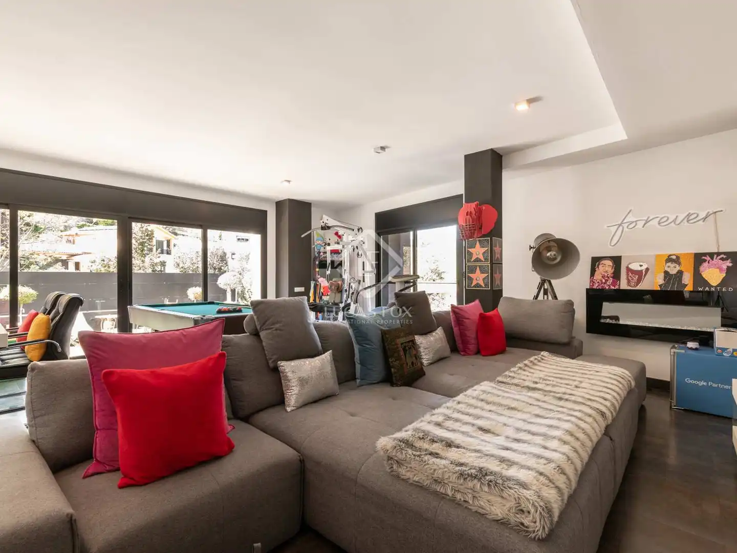 Sala de estar de Casa o chalet en venta en Sant Cugat del Vallès con Aire acondicionado, Calefacción y Jardín privado