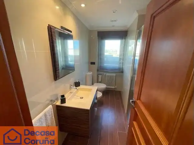 Bany de Casa o xalet en venda en Madrid amb Jardí privat, Terrassa i Traster