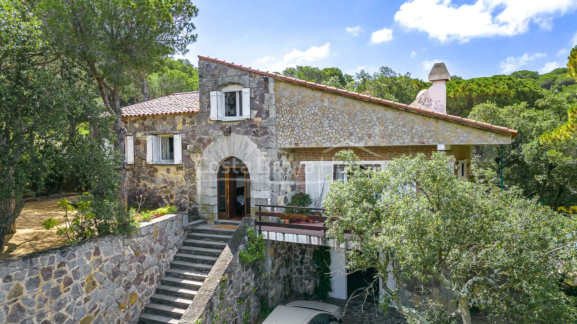 Vista exterior de Finca rústica en venda en Sant Feliu de Guíxols amb Aire condicionat, Calefacció i Jardí privat