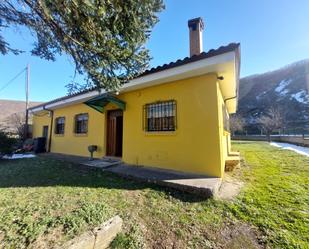 Exterior view of House or chalet for sale in Matallana de Torío  with Heating and Private garden