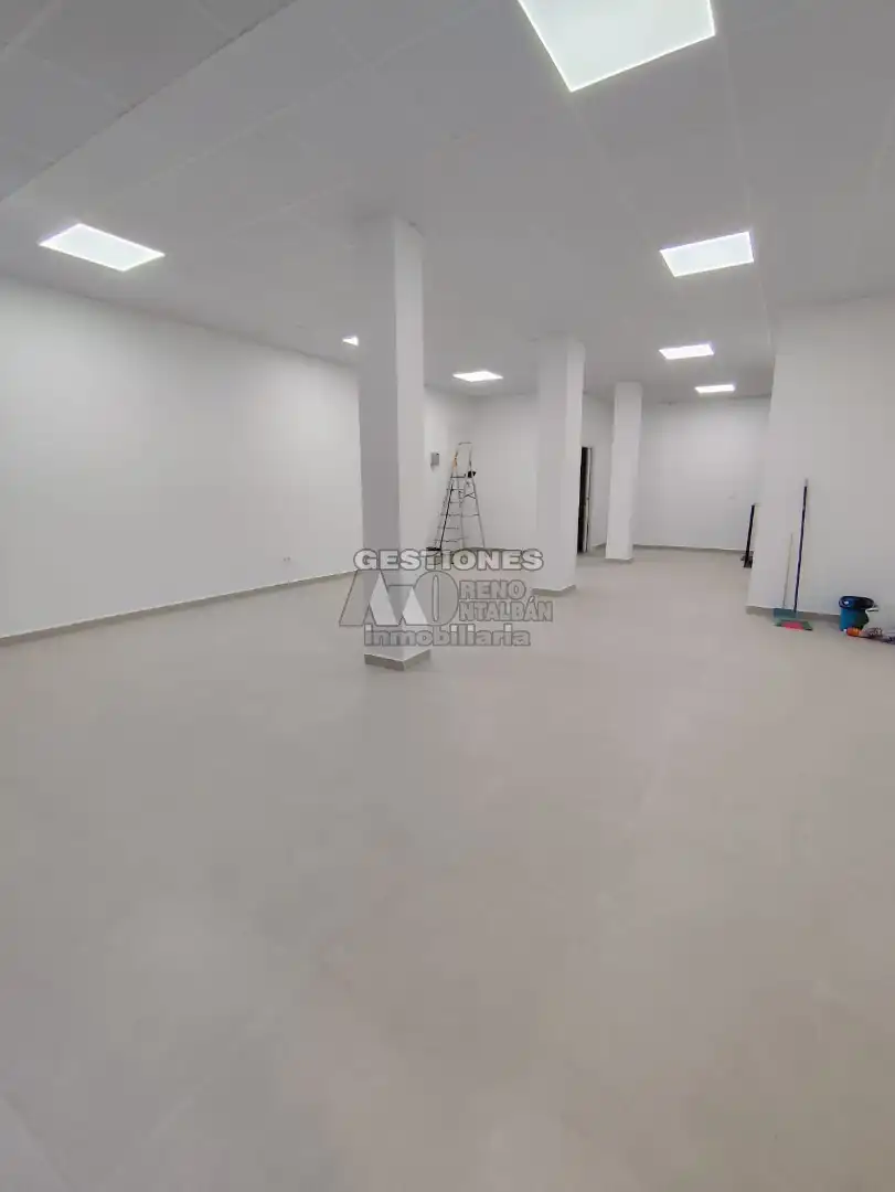 Local comercial de lloguer a Calle Cruz, imagen 3