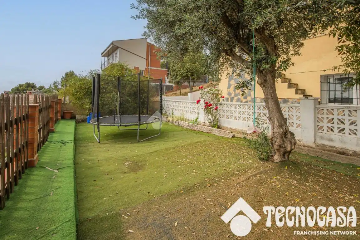 Jardí de Casa o xalet en venda en Rubí amb Calefacció