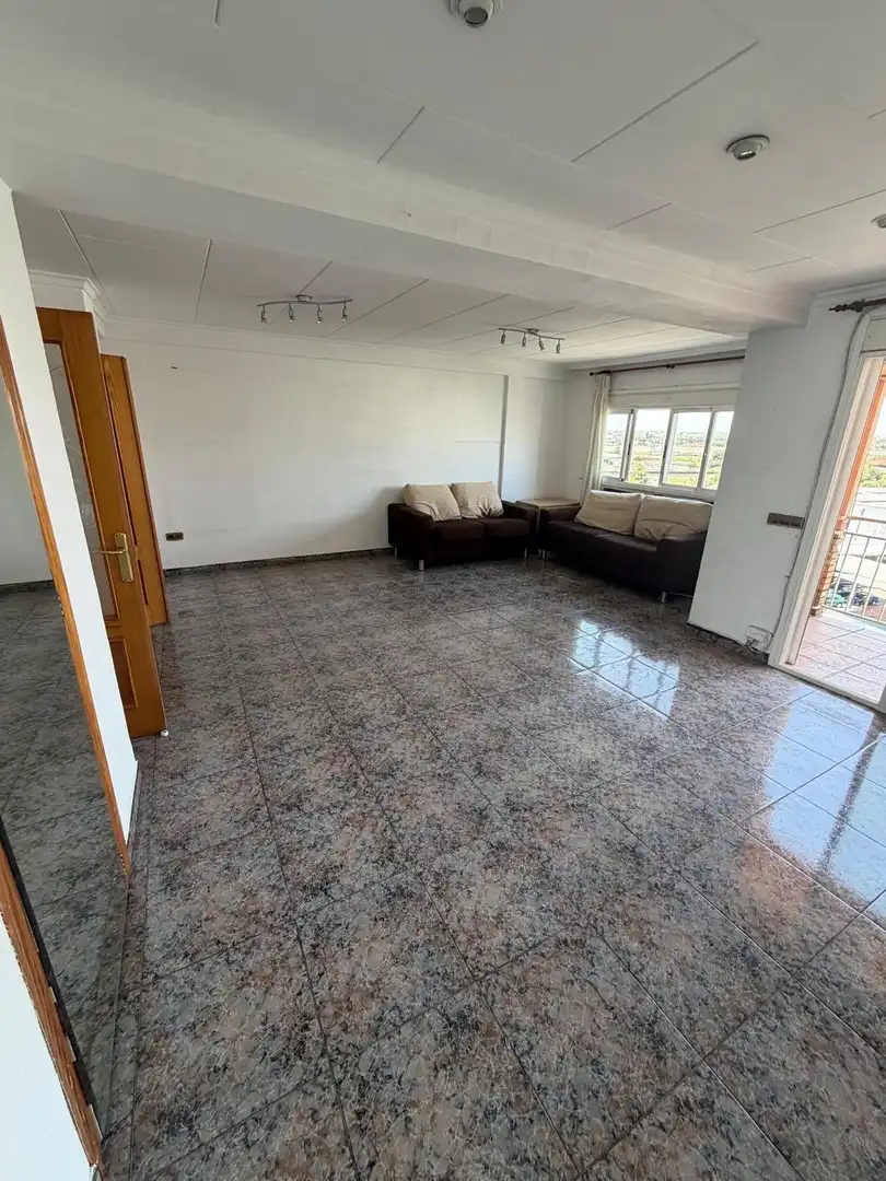 Piso en venta en Valencia con Balcón