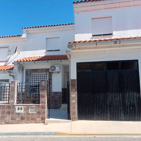 Casa adosada en Venta en Calle Barrio Nuevo, 12 en Huélaga
