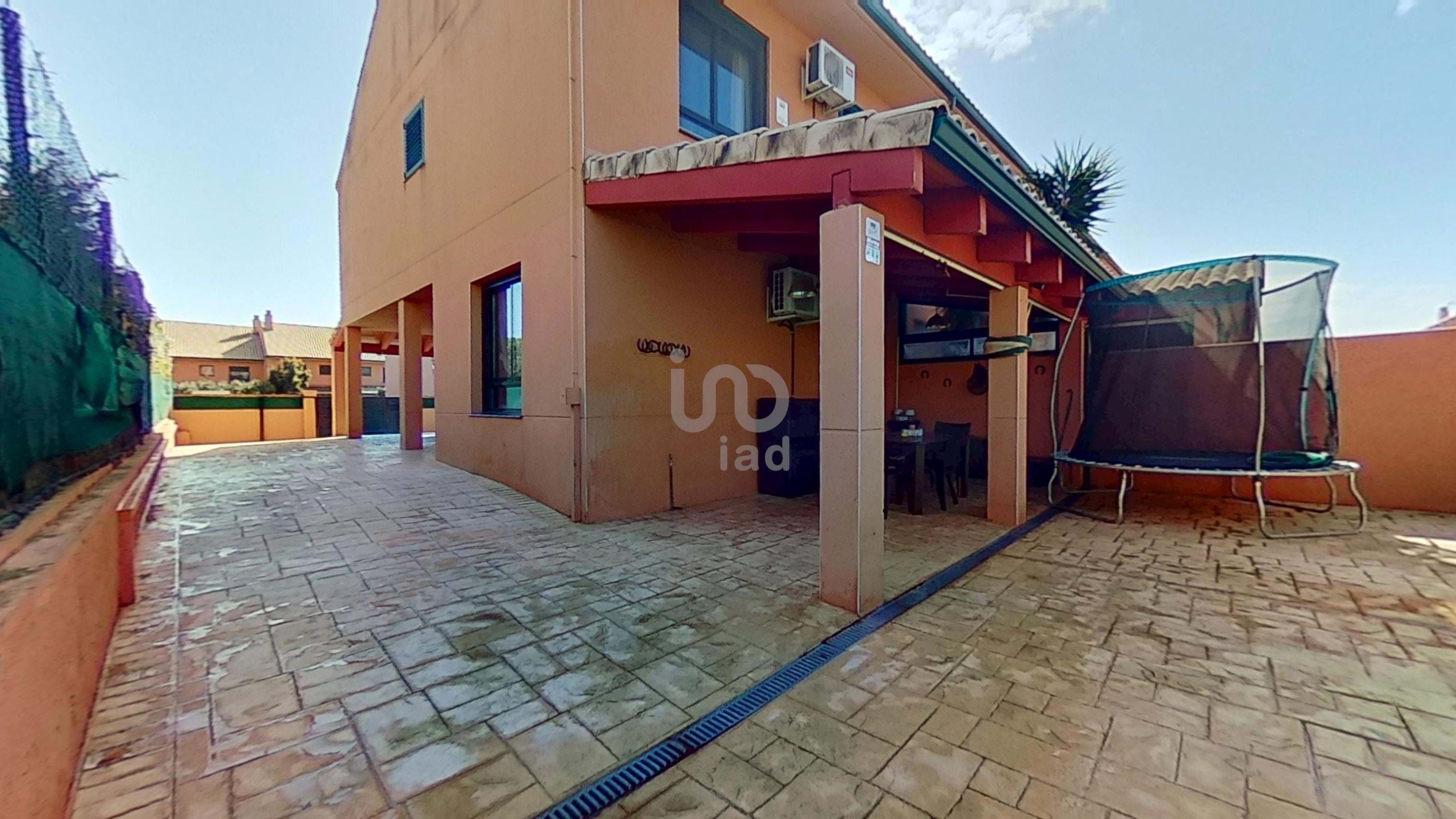 Vista exterior de Casa o xalet en venda en El Vendrell amb Aire condicionat, Calefacció i Terrassa