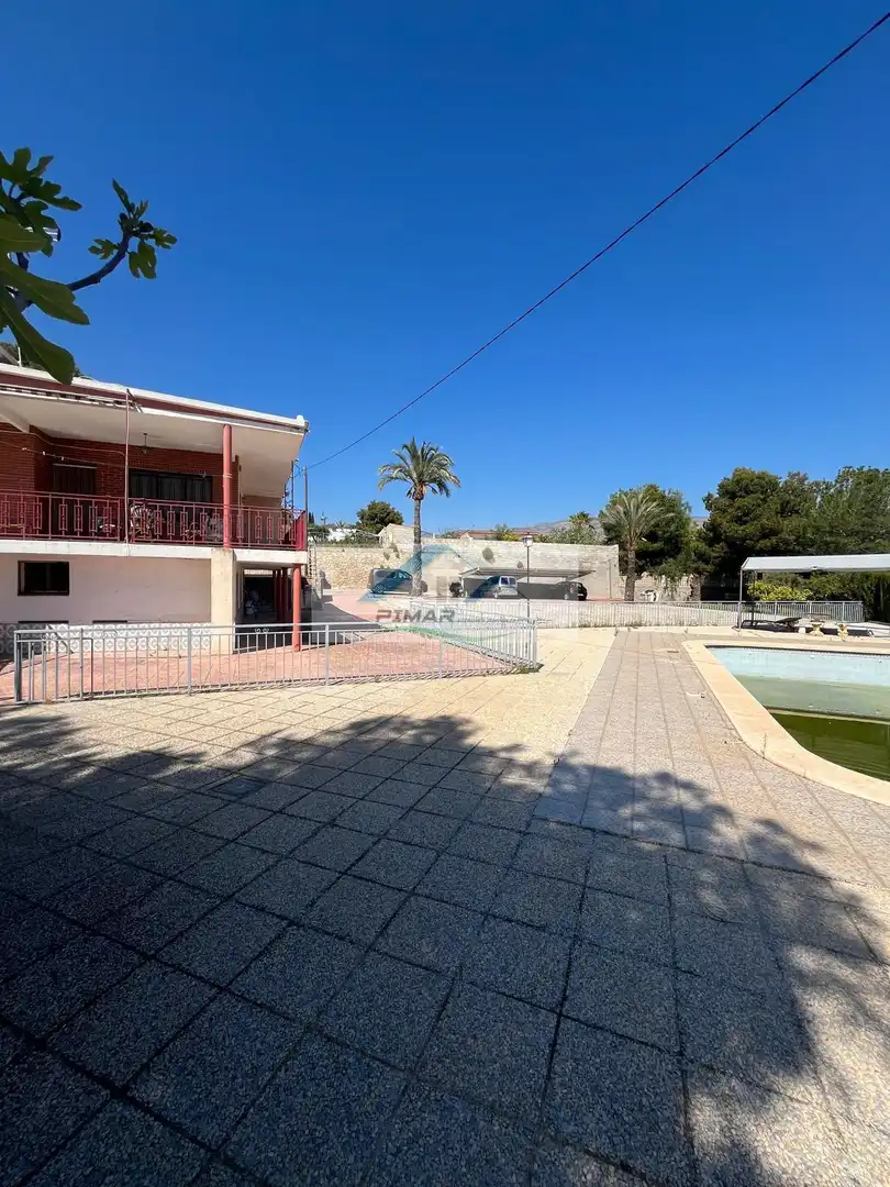 Piscina de Casa o chalet en venta en Crevillent con Aire acondicionado, Calefacción y Terraza