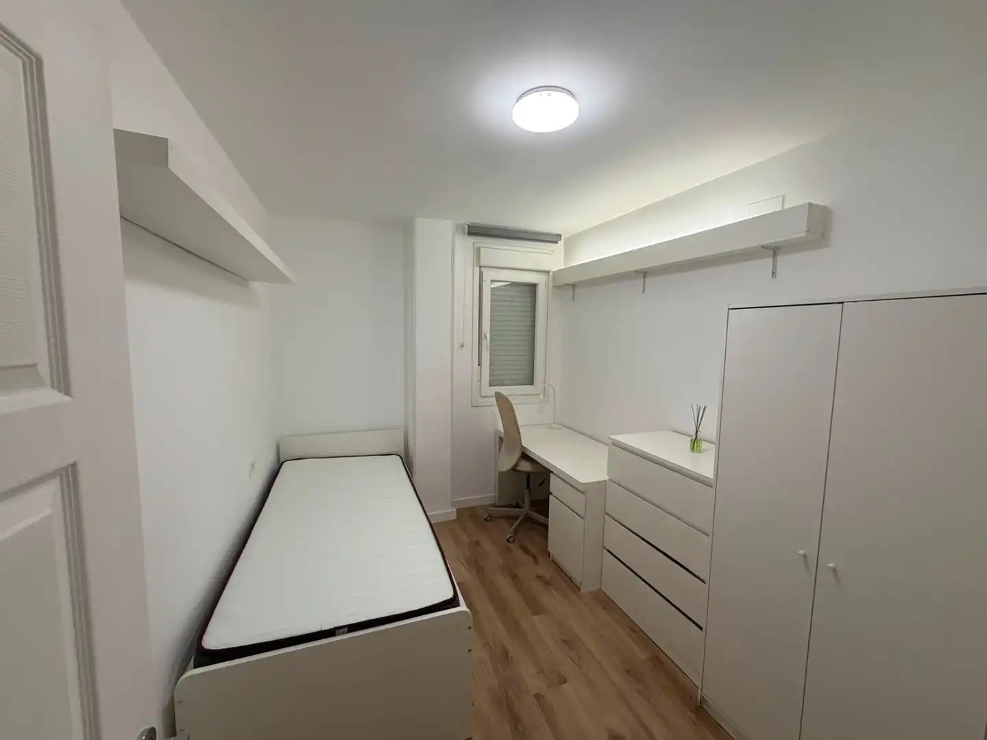 Schlafzimmer von Wohnung zur Miete in Granada mit Klimaanlage, Möbliert und Fernseher