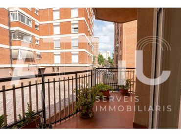 Appartamento con balcone in vendita a Calle Constanti 4