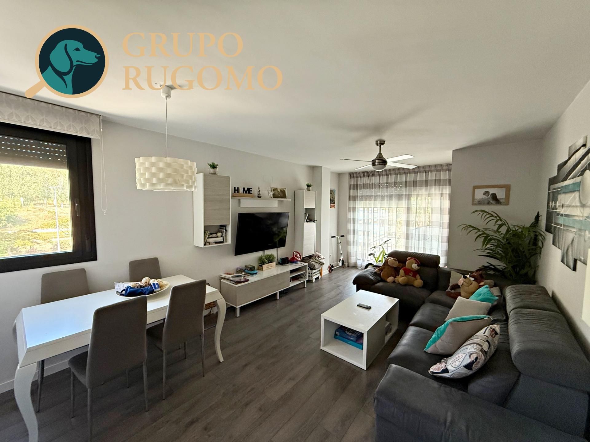 Living room of Flat for sale in San Juan de Aznalfarache  with Air Conditioner, Terrace and Community pool