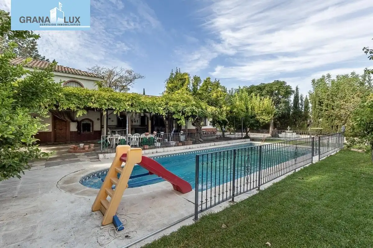 Casa con piscina en venta en Calle del Caño el Palo