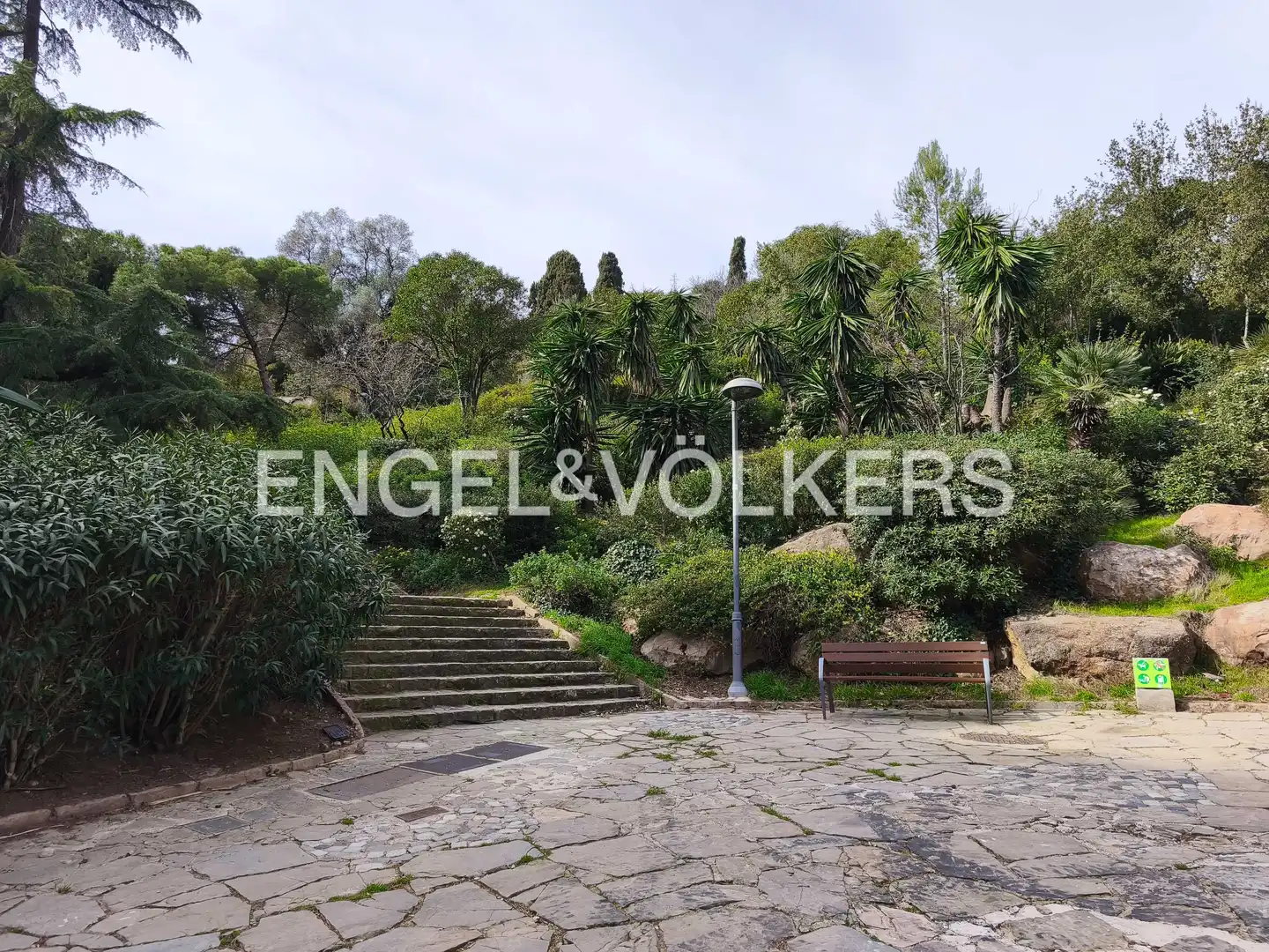 Vista exterior de Piso en venta en Barcelona con Aire acondicionado, Calefacción y Amueblado