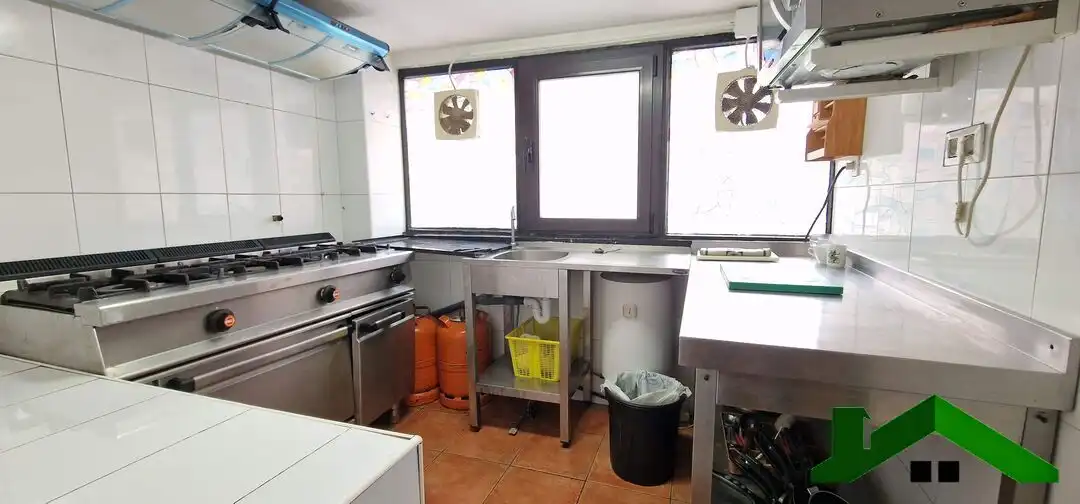 Kitchen of Commercial properties for sale in Bilbao 