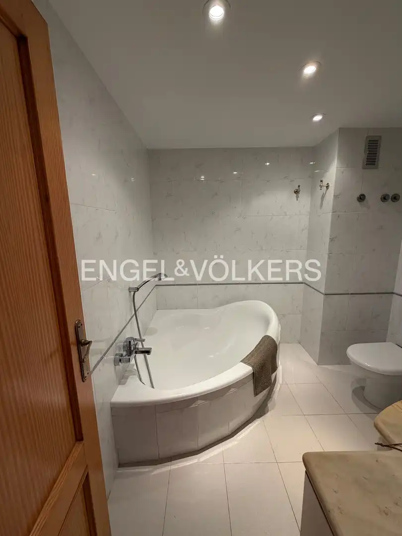 Bany de Pis de lloguer en Sagunto / Sagunt amb Aire condicionat, Calefacció i Moblat