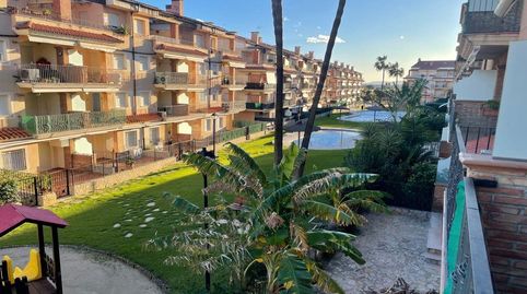 Bonito apartamento en una urbanización excelente