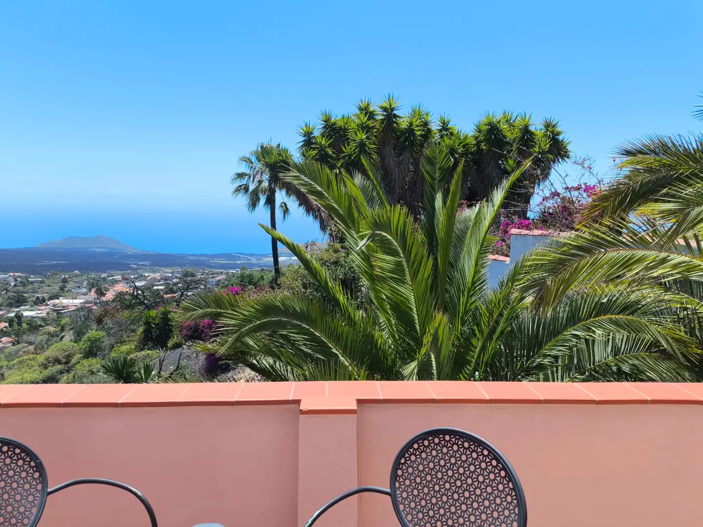 Vista exterior de Casa o xalet en venda en El Paso amb Aire condicionat, Calefacció i Jardí privat