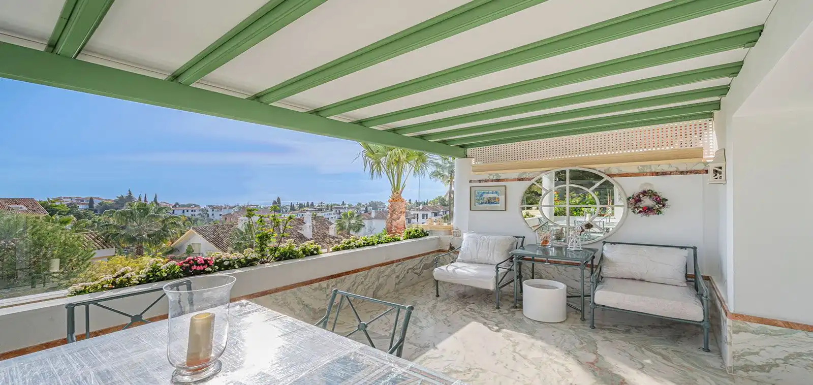 Terrasse von Wohnungen zum Verkauf in Marbella mit Klimaanlage, Terrasse und Abstellraum