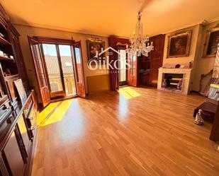 Living room of Duplex for sale in Salamanca Capital  with Heating, Parquet flooring and Terrace
