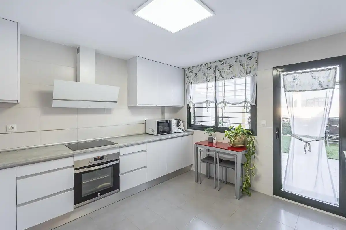 Cocina de Casa adosada en venta en Las Gabias con Piscina comunitaria