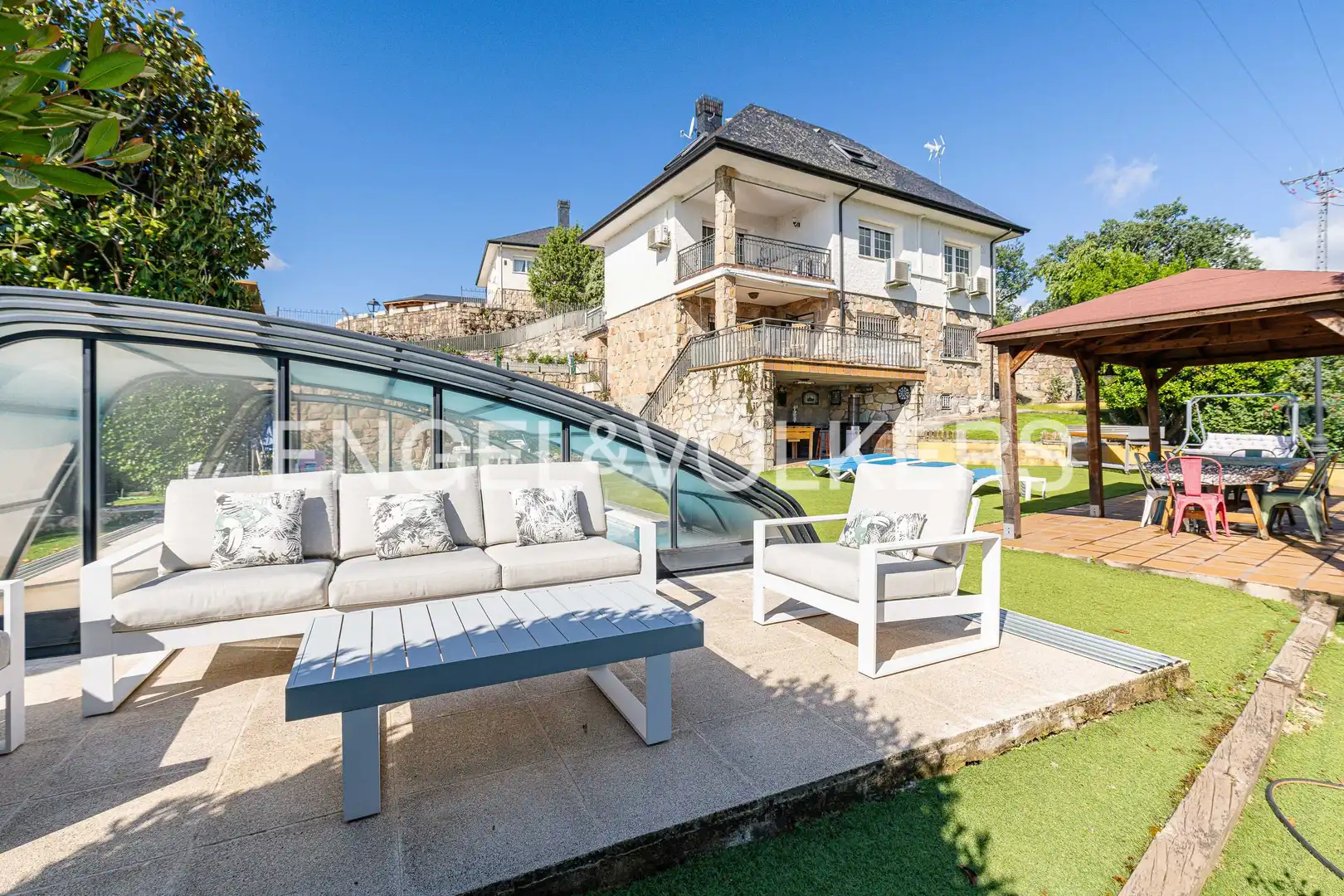 Terrassa de Casa o xalet en venda en El Boalo - Cerceda – Mataelpino amb Aire condicionat, Calefacció i Jardí privat