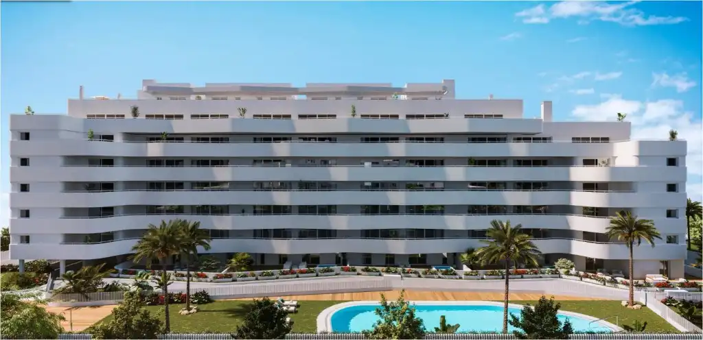 Apartamento con piscina en venta en Torre del Mar, imagen 2