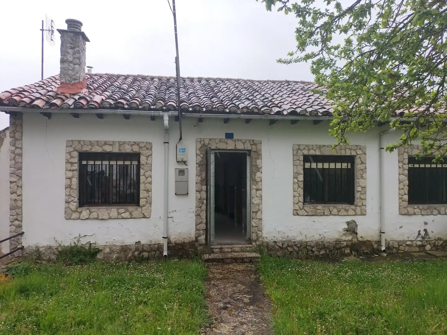 Vista exterior de Casa o chalet en venta en Santibáñez de la Peña