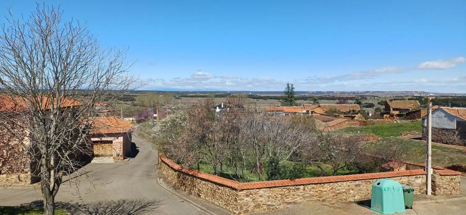 Casa o xalet en venda en Valderrey amb Calefacció, Terrassa i Traster